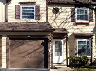 243 Ascot Ln, Streamwood, IL