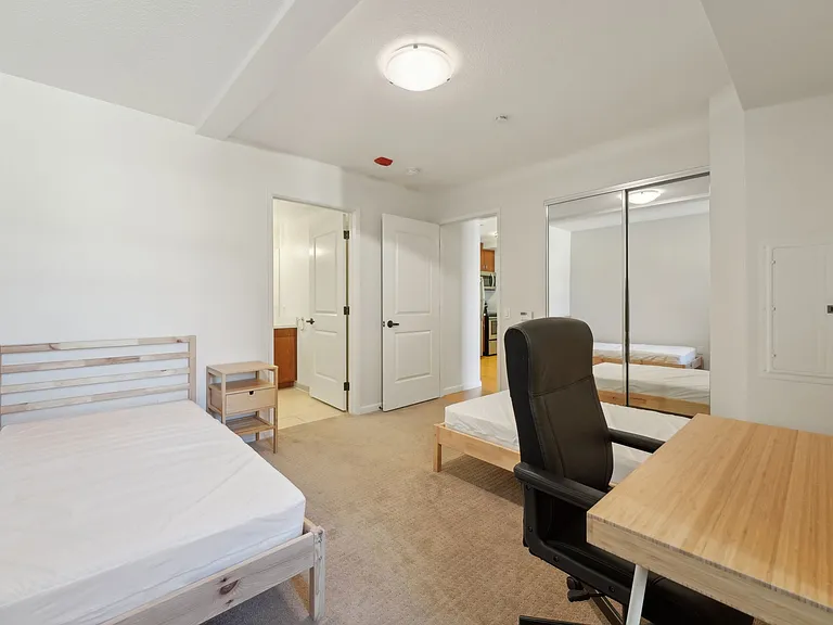 Addison Arts Apartments — Photo 108