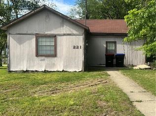 221 W North St, Warrensburg, MO 64093