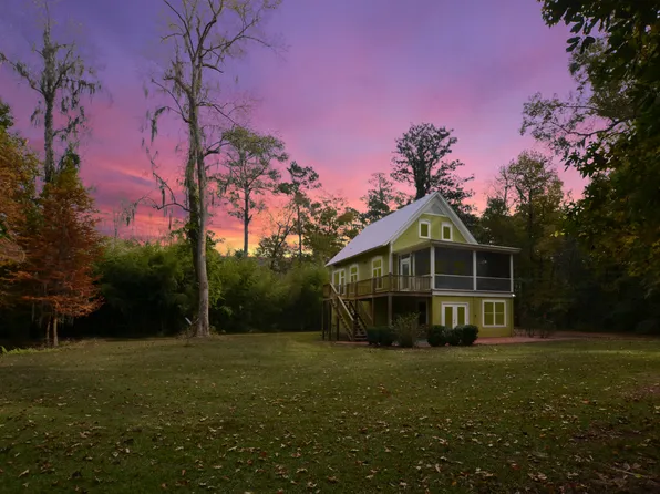 10450 Old Georgetown Rd, Mc Clellanville, SC 29458
