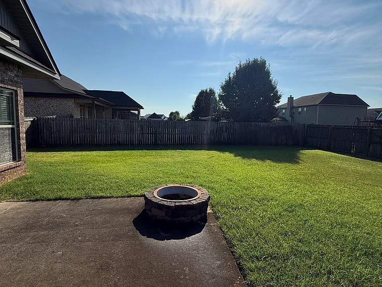 142 Addington Dr — Photo 25