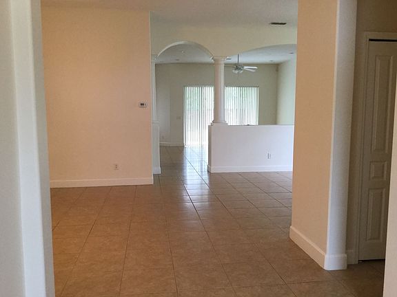 4th image of 2915 Curving Oaks Way