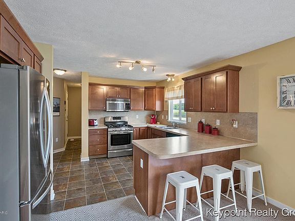 5th image of 3981 Kentucky Ln