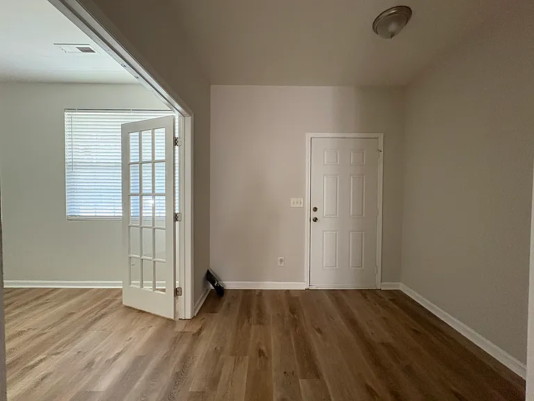 2114 Savannah Hills Dr — Photo 2