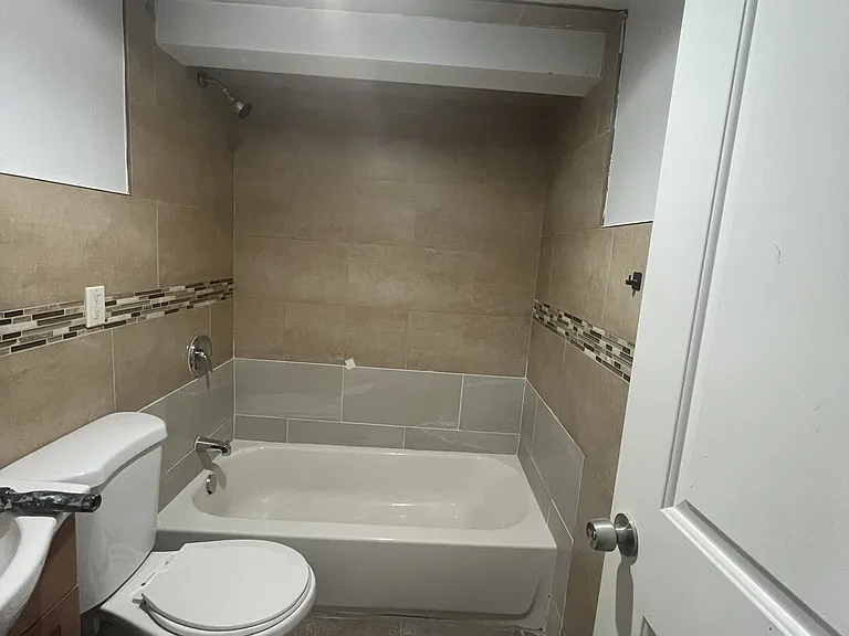 678 Union Ave #1B — Photo 6