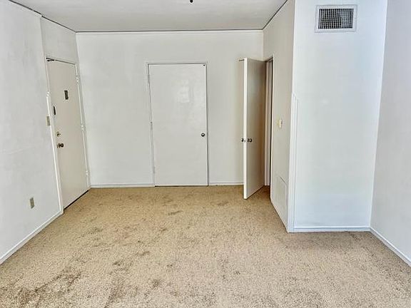 3rd image of 1630 N St