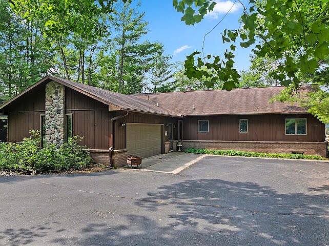 1st image of 1054 E Heart Lake Dr