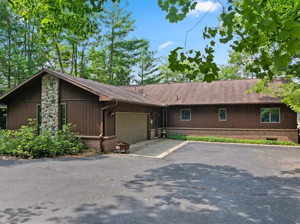1054 E Heart Lake Dr, Gaylord, MI 49735