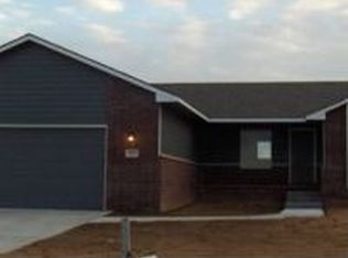 3622 Highpoint Cir, Wichita, KS 67205