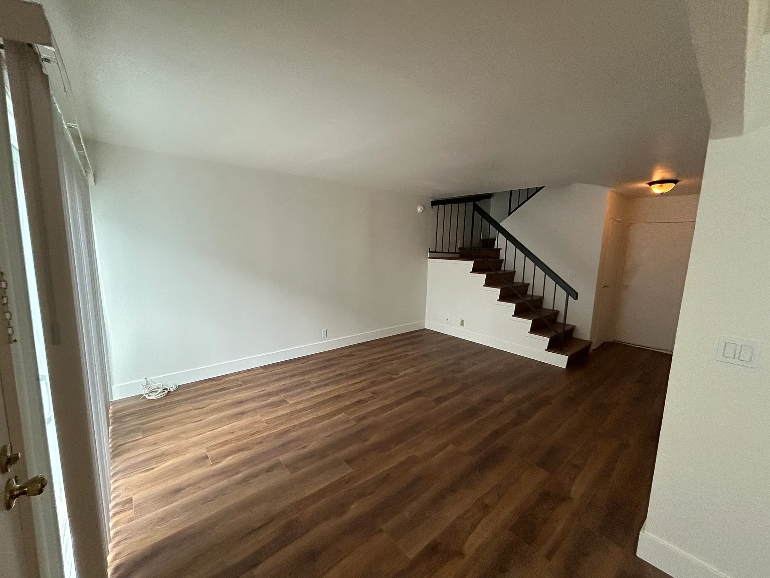 2 bed, 1.5 bath, 1000 sqft, $2,850 — Photo 3