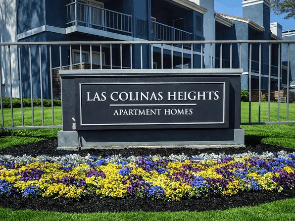 Las Colinas Heights