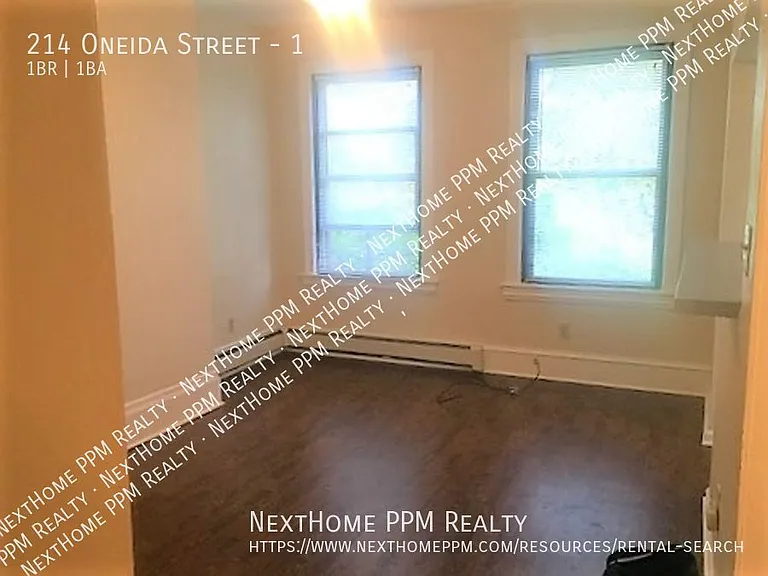 214 Oneida St #1 — Photo 8