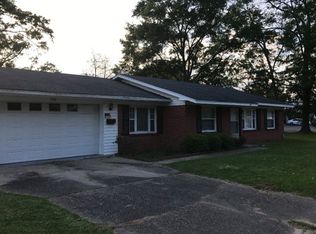 940 S 16th Ave, Laurel, MS 39440