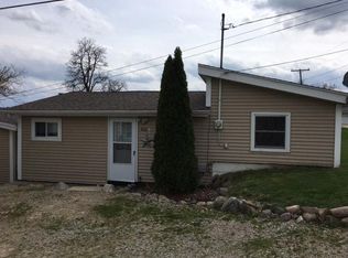 4061 1/2 Silver Lake Rd, Linden, MI 48451