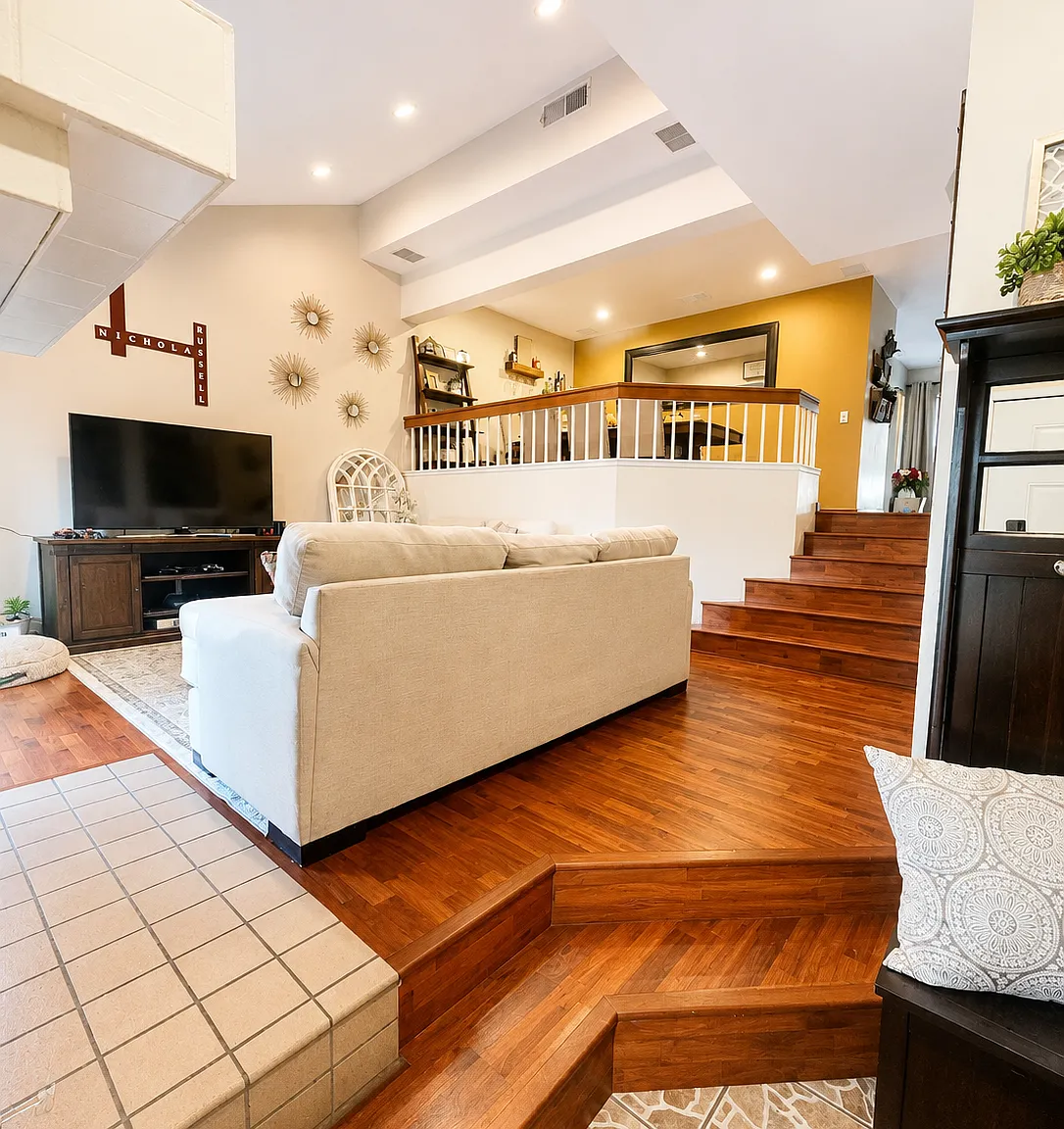 2 bed, 2.5 bath, 1332 sqft, $3,160 — Photo 1