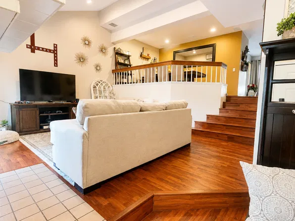 18 Goldstar Pl, Pomona, CA 91766