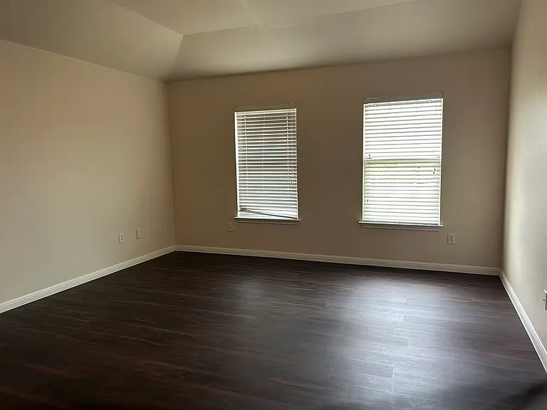 3703 Holden Ct — Photo 16
