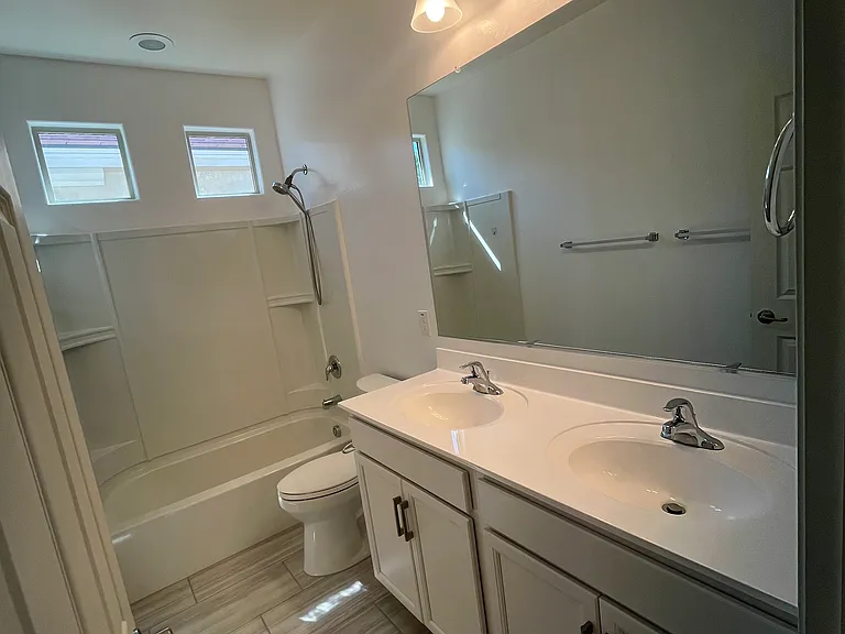 21013 W Almeria Rd — Photo 12
