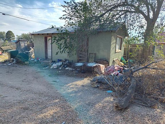 5th image of 602 Leonard Ave