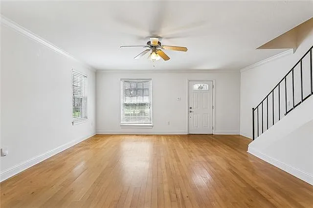 3 bed, 2.5 bath, 1900 sqft, $2,450 — Photo 2