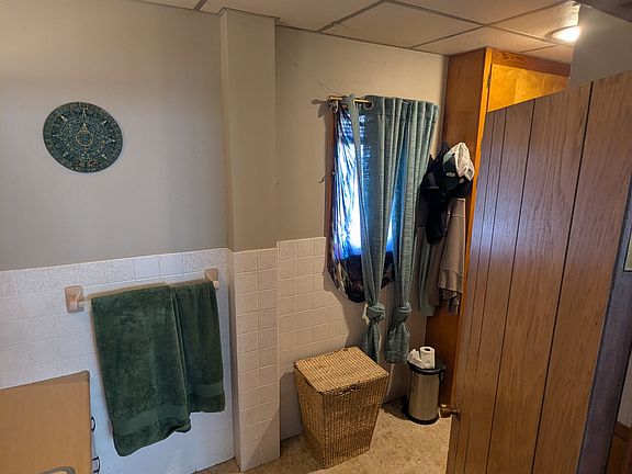 4th image of 473 Wilson St