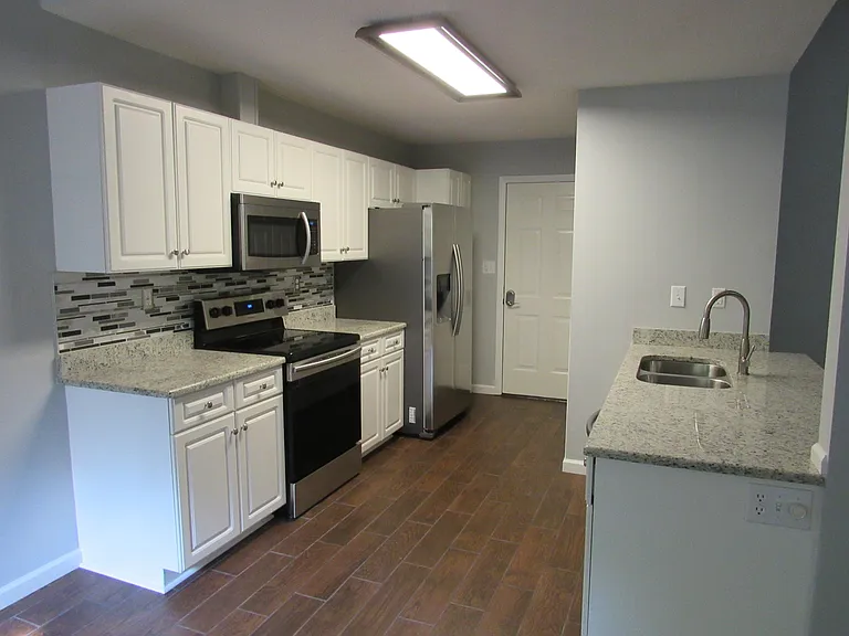 138 Kensington Way — Photo 3