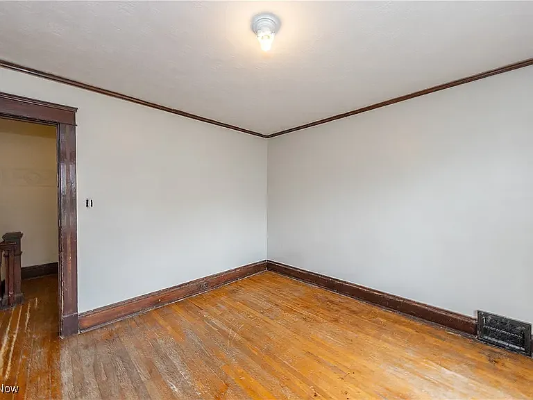 2572 Mayfield Rd — Photo 26