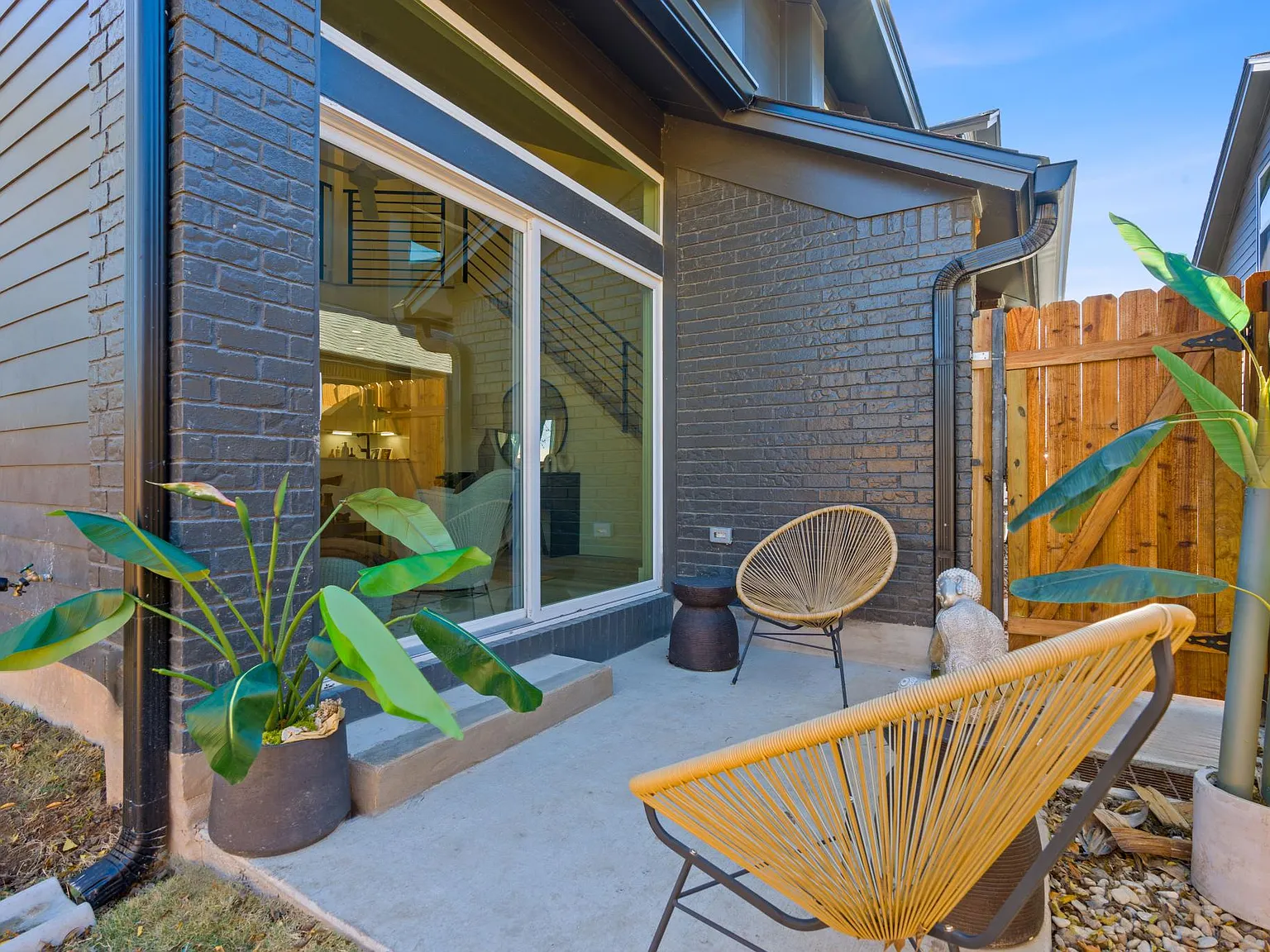 2 bed, 1144 sqft, $4,705 — Photo 3