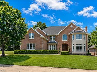 834 Eaton Park Ln, Akron, OH 44303