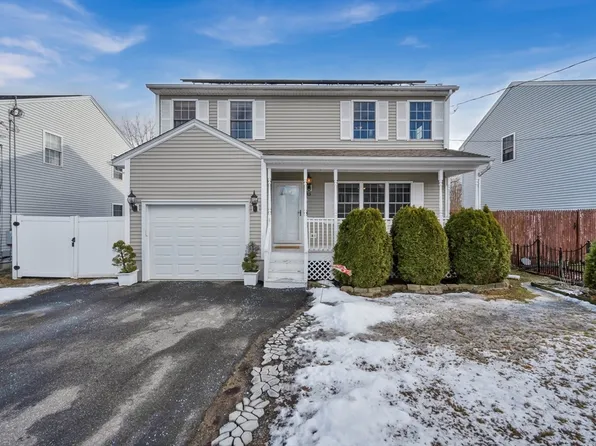 43 Martha St, Springfield, MA 01151