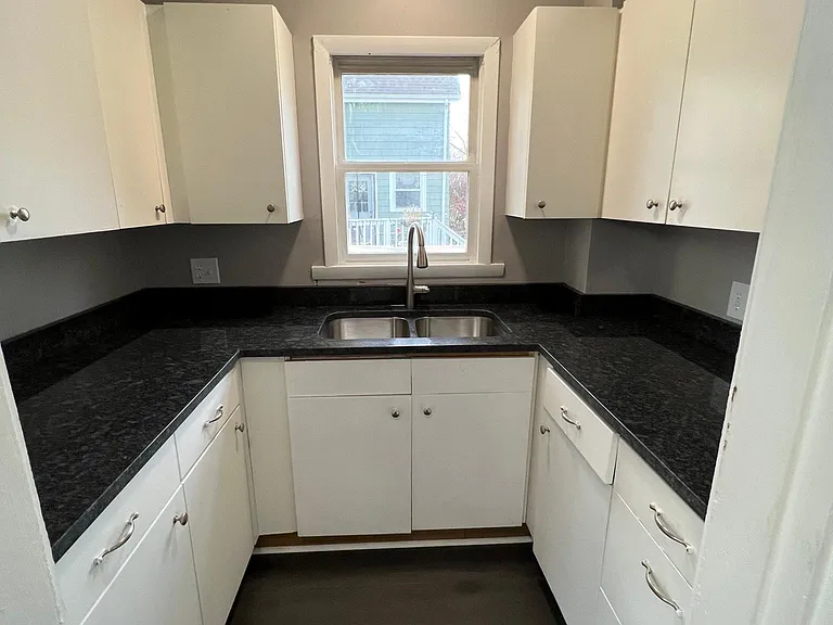24 Archer St #1 — Photo 8
