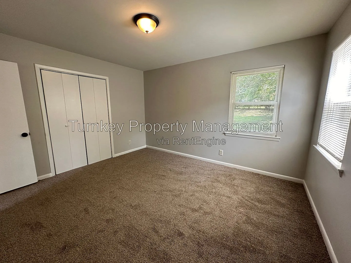 3 bed, 1.0 bath, 888 sqft, $995 — Photo 4