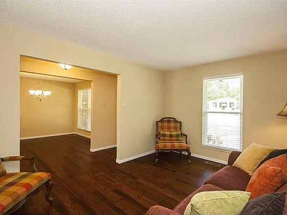 5th image of 14843 Mondoubleau Ln