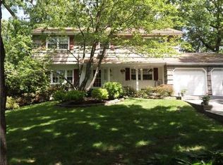 7 Tobi Ln, East Setauket, NY 11733