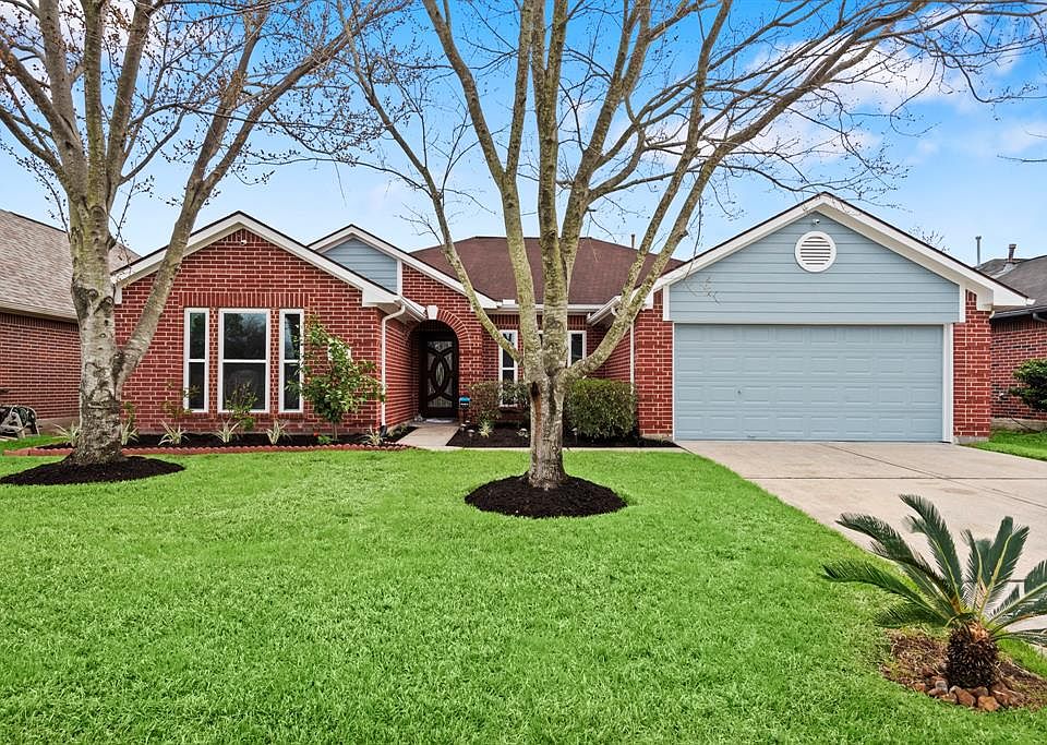1st image of 2422 Grand Canyon Dr