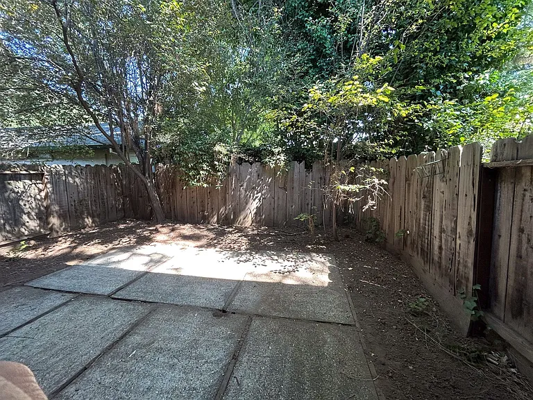 1748 Neal Dow Ave — Photo 6