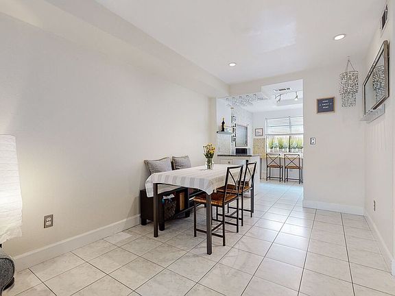 3rd image of 10929 Morrison St APT 10
