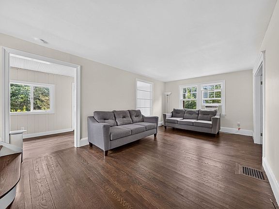 5th image of 18 Fales Rd