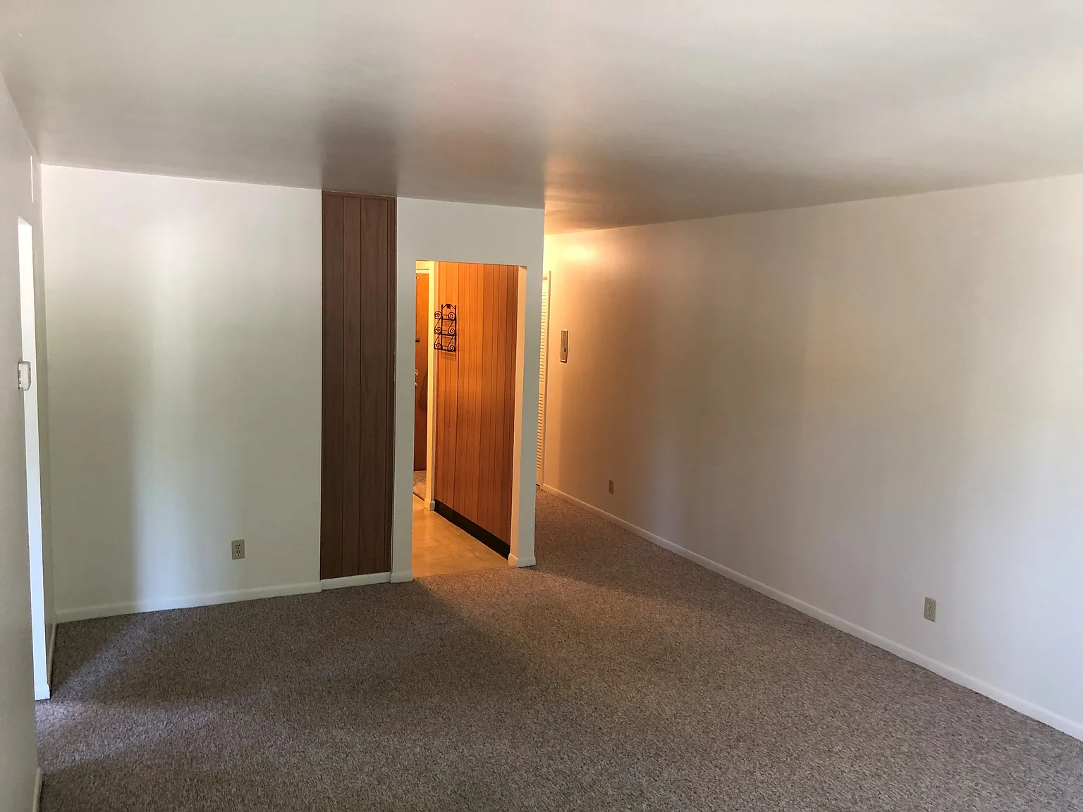 2 bed, 1000 sqft, $850 — Photo 2