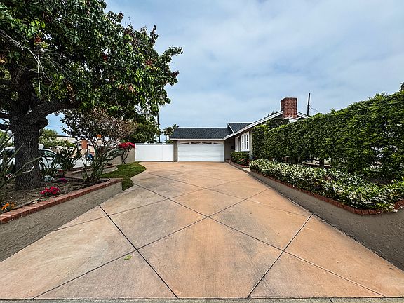 2nd image of 501 Agua Pl