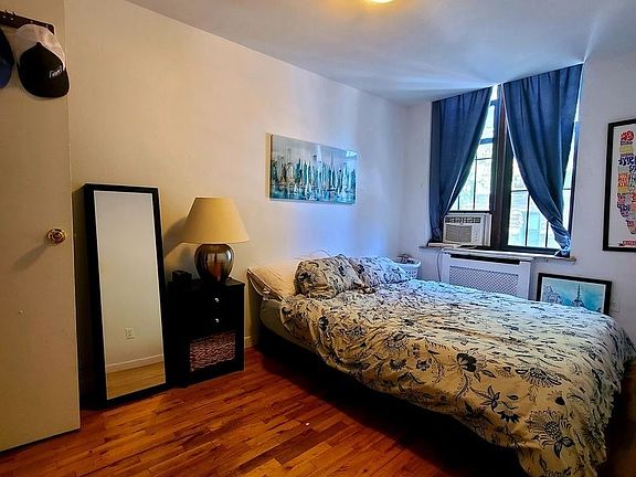 3rd image of 102 W 74th St APT 1A