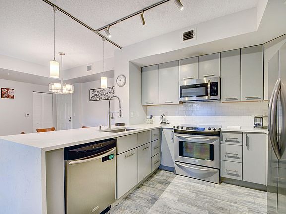 5th image of 720 S Sapodilla Avenue #208