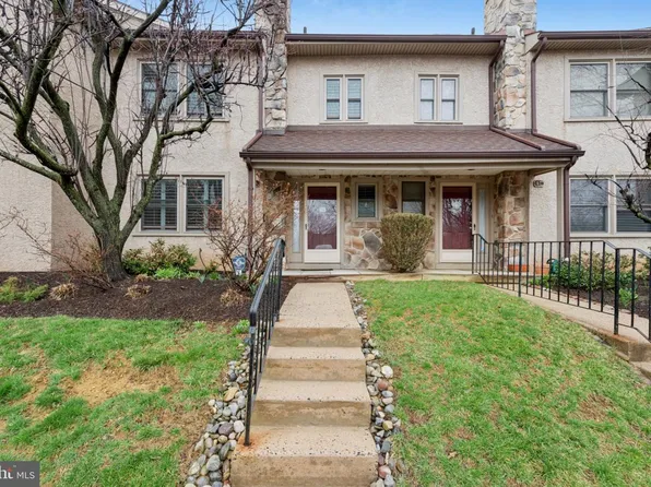 56 Woodstream Dr, Chesterbrook, PA 19087