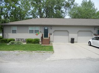 800 E Browning St #B, Marion, IL 62959