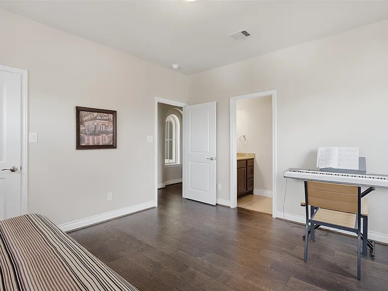 11218 Oudney Ct — Photo 38