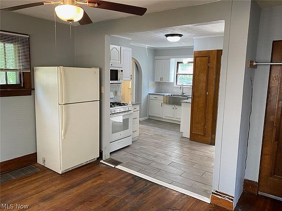 5th image of 493 Rentschler St