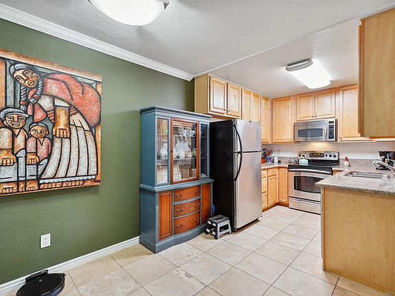 4th image of 3645 Ash St Unit 4