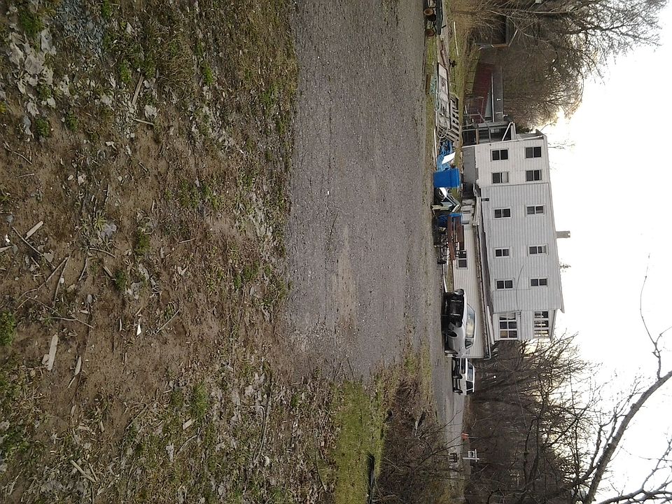 2nd image of 1024 6th St #2