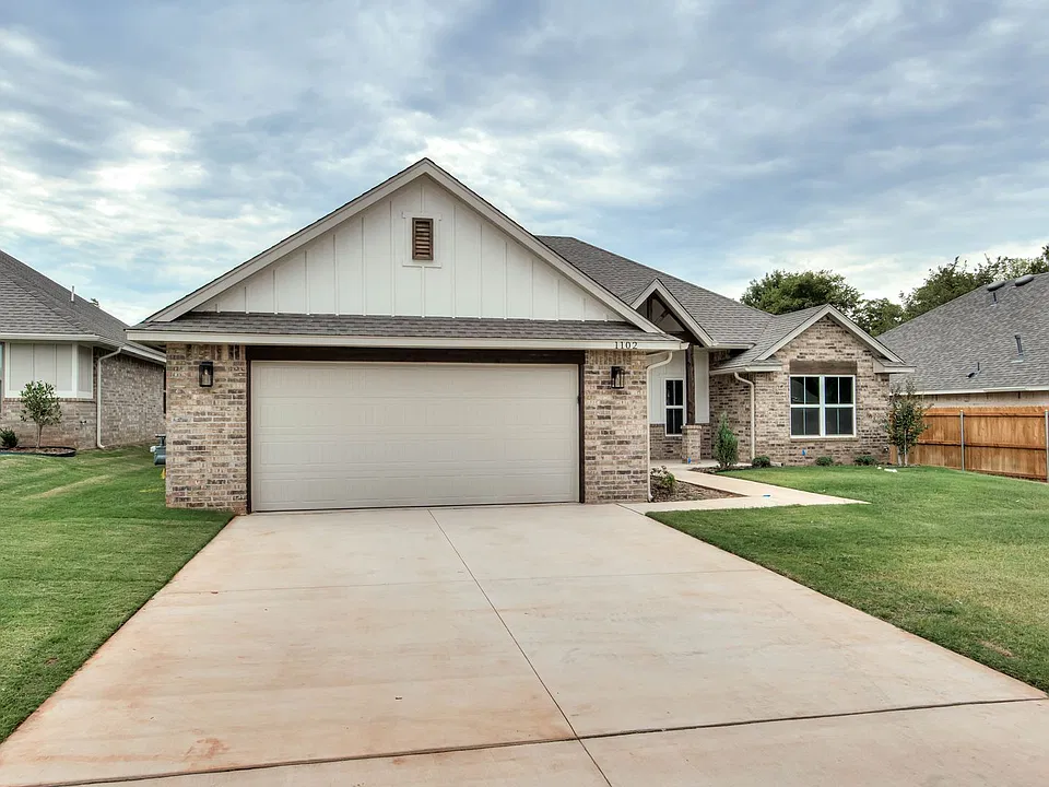 1102 Wisteria Way