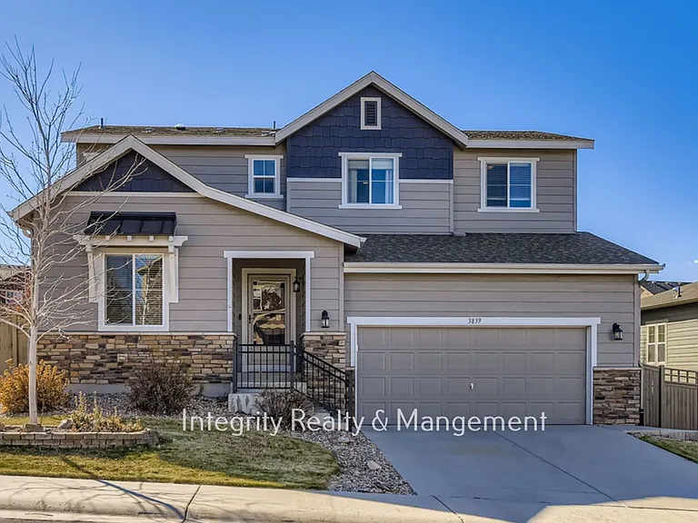 3839 Donnington Cir — Photo 1
